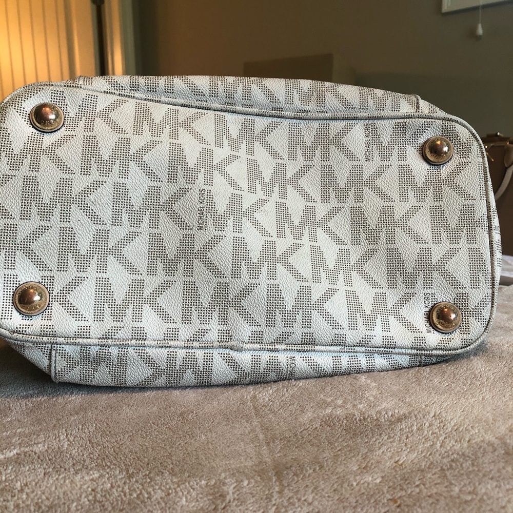 Michael Kors purse - Picture 2 of 4
